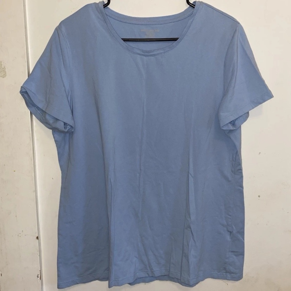 Amazon Essentials Women's Pale Blue Short Sleeve Crewneck Tee